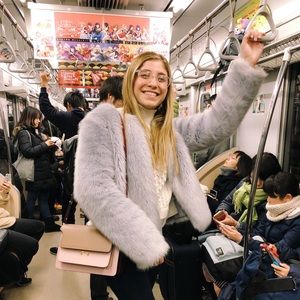 Meet your Posher, Avery